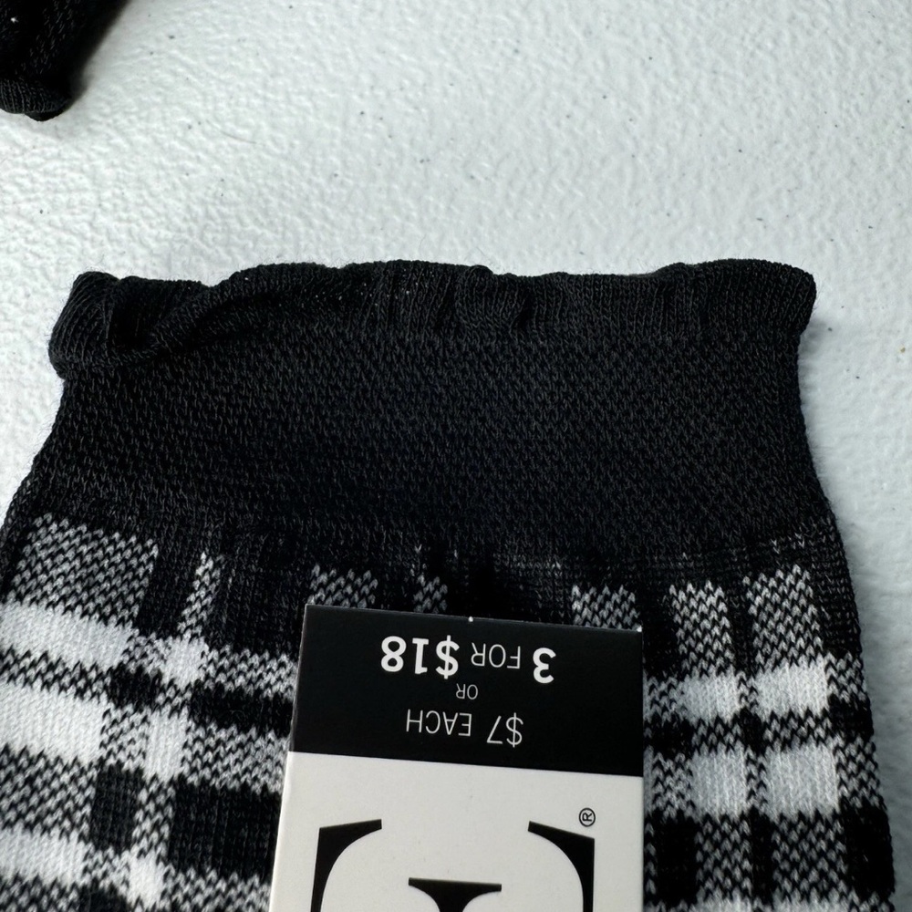 HUE Black White Plaid Femme Top Socks One Size Low Cut New 6 Pairs - Picture 4 of 6